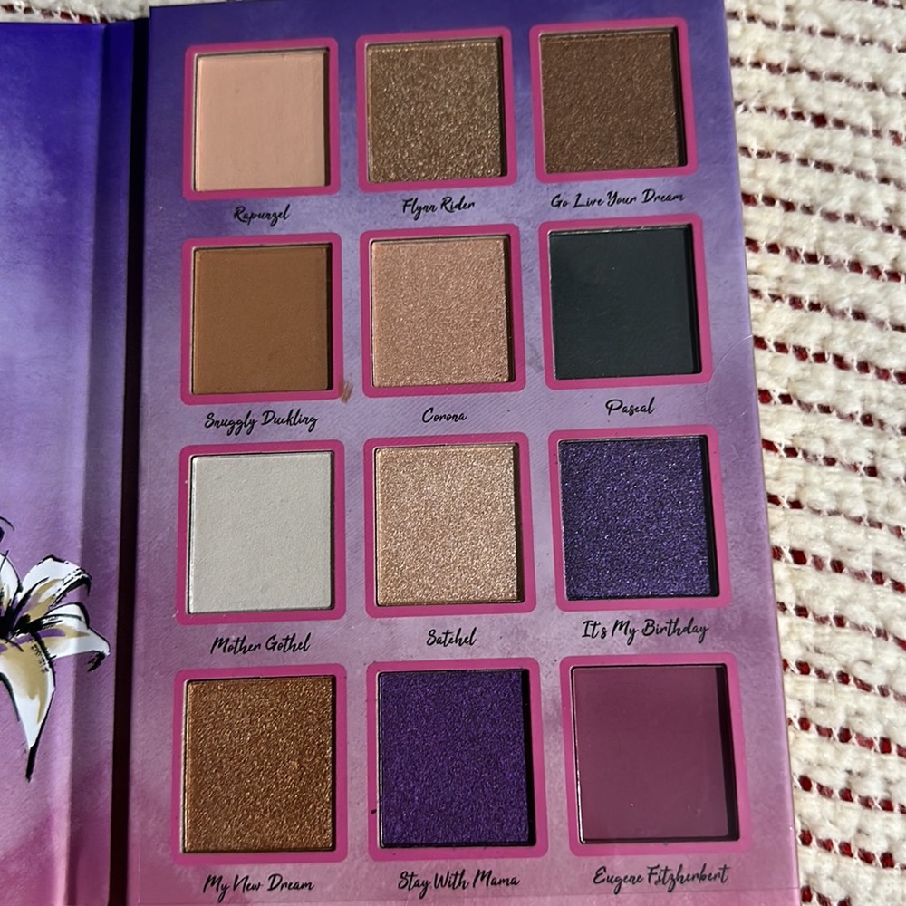 NEW Disney Princess Rapunzel Eyeshadow Palette - Picture 3 of 5